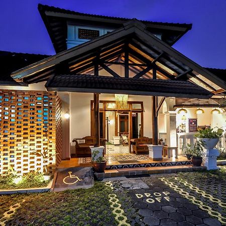 Rumah Mertua Heritage Слеман Экстерьер фото